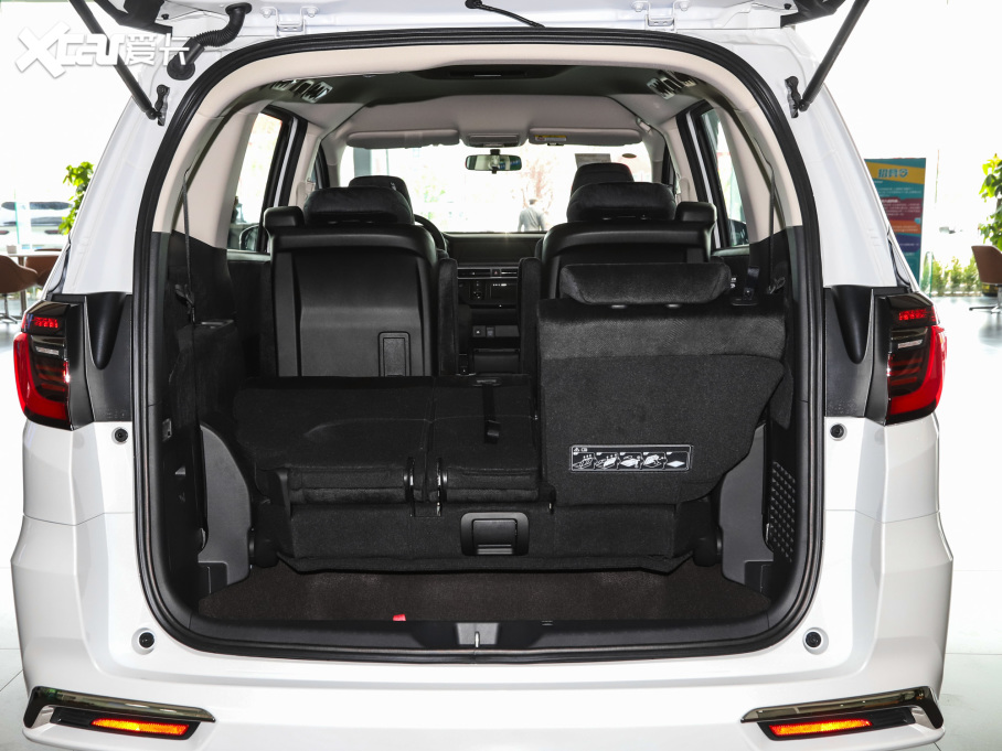 2022Wِ 2.0L e:HEV J