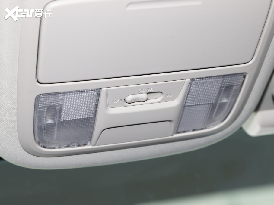 2022Wِ 2.0L e:HEV J