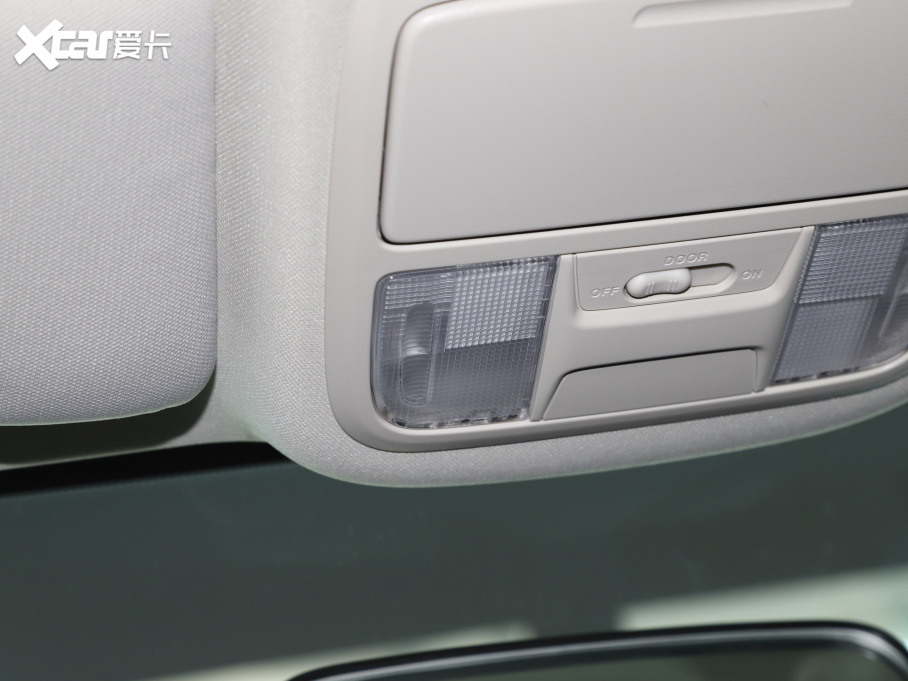 2022Wِ 2.0L e:HEV J