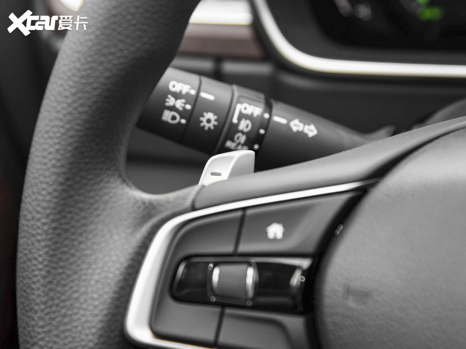 2022Wِ 2.0L e:HEV J