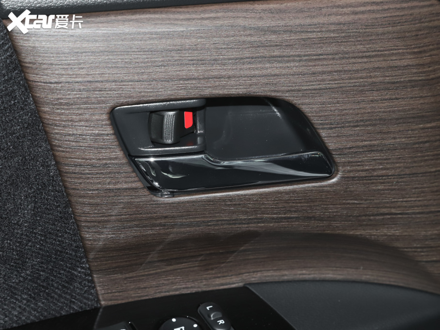 2022Wِ 2.0L e:HEV J