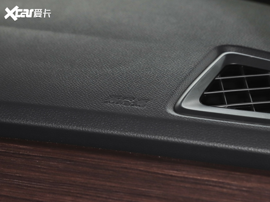 2022Wِ 2.0L e:HEV J