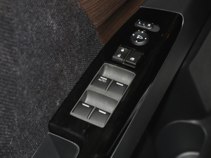 20222.0L e:HEV J п؅^