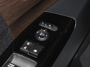 20222.0L e:HEV J п؅^