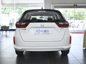 2022款1.5L CVT潮享天窗版 正后	