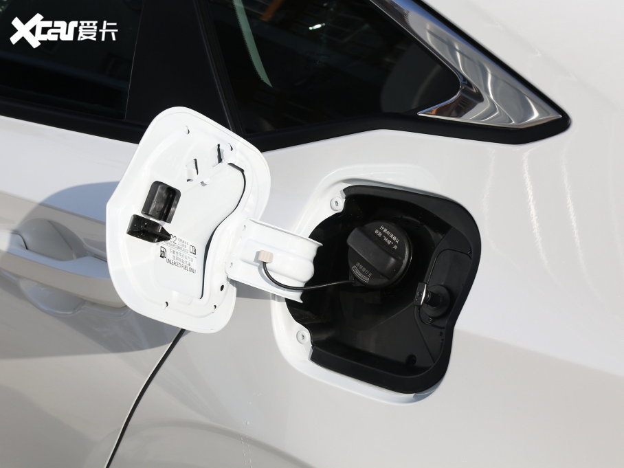 2023͸ 2.0L e:HEV JƼ