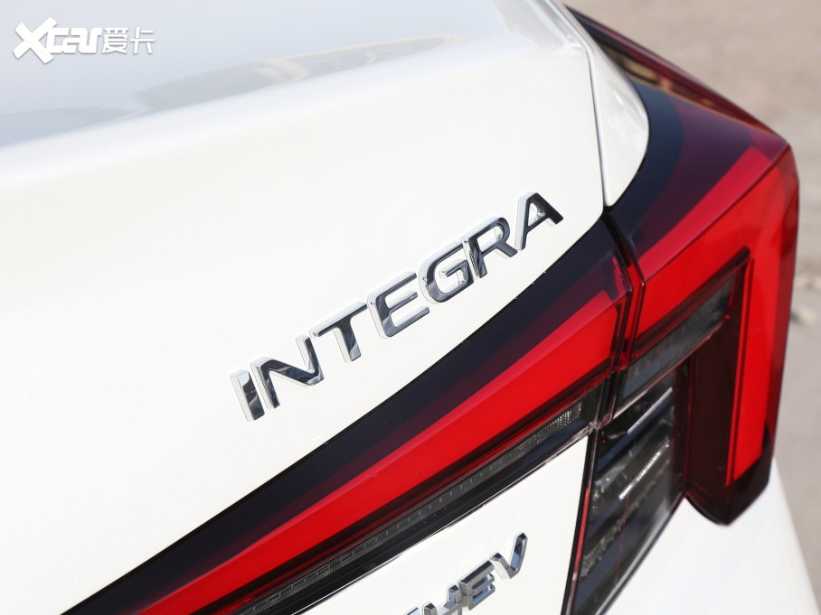 2023͸ 2.0L e:HEV JƼ