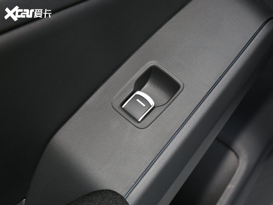 2023͸ 2.0L e:HEV JƼ