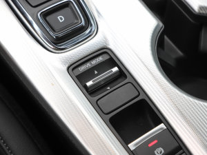 20232.0L e:HEV J п؅^