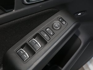 2023款2.0L e:HEV 锐·科技版 主驾车窗控制区	