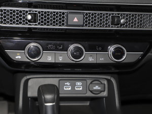 2023款240TURBO CVT科技版 空调调节