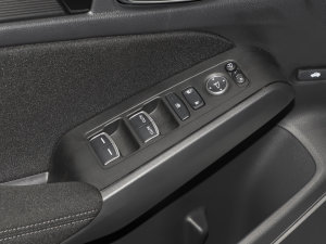 2023款240TURBO CVT科技版 主驾车窗控制区	
