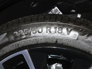 2023款1.5L CVT豪华版 轮胎尺寸