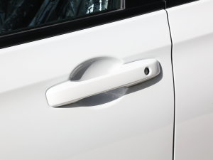 2023款1.5L CVT先锋版 主驾门拉手
