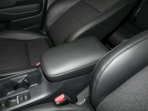 2023款1.5L CVT科技版 中央扶手箱