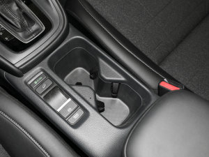 2023款1.5L CVT科技版 前排杯架