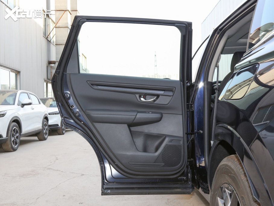 2023Ӱ 240TURBO (q)Ӣ 5