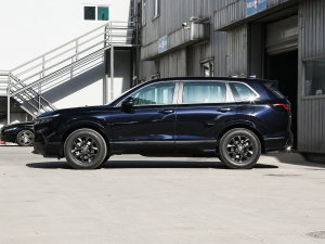 2023款240TURBO 两驱精英版 5座 正侧（左）