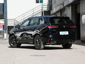 2023款240TURBO 两驱精英版 5座 左后45度