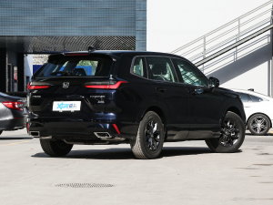2023款240TURBO 两驱精英版 5座 右后45度