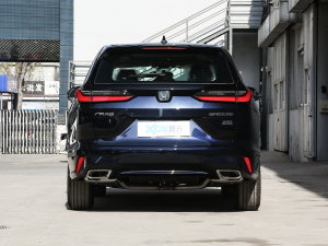2023款240TURBO 两驱精英版 5座 正后	