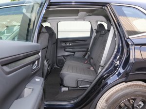 2023款240TURBO 两驱精英版 5座 后排空间