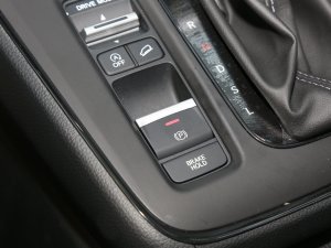 2023240TURBO 򌾫Ӣ 5 v܇Ƅ