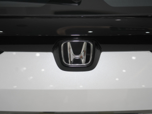 2023240TURBO APRO 7 ^