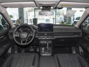 2023款240TURBO 两驱豪华版PRO 7座 内饰全景