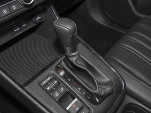 2023款240TURBO 两驱豪华版PRO 7座 换挡杆