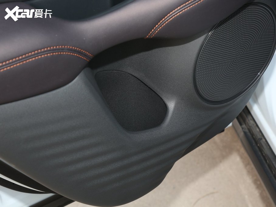 2023��ZR-V ���� e:HEV 2.0L �J�����A��