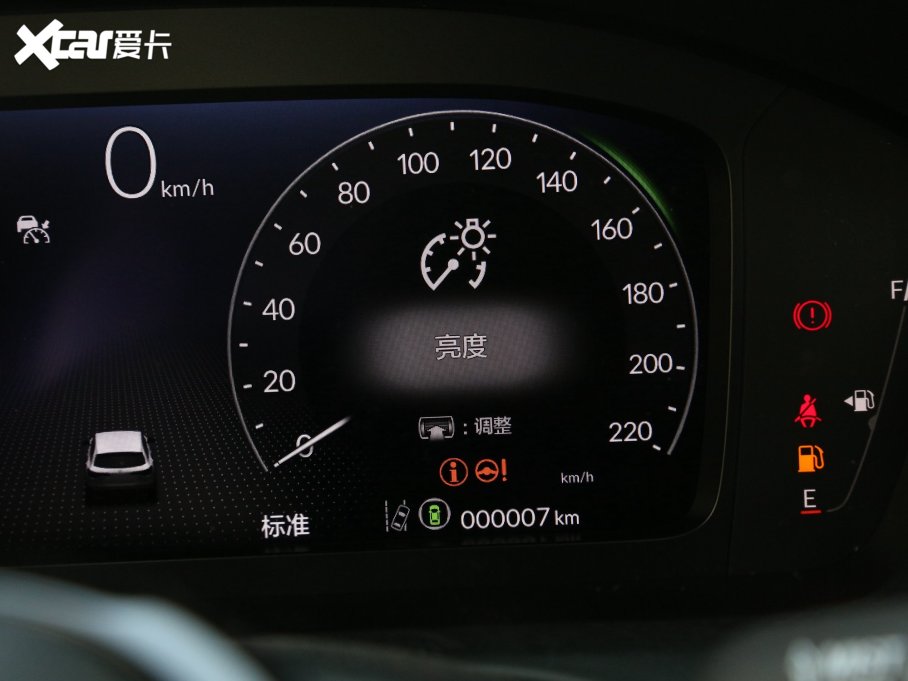 2023��ZR-V ���� e:HEV 2.0L �J�����A��