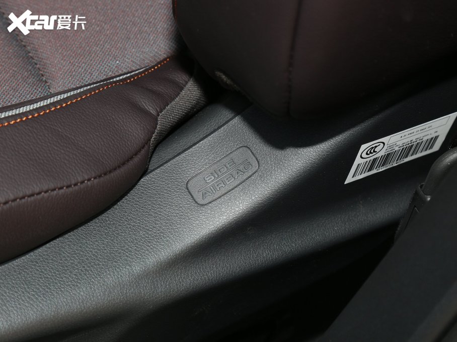 2023��ZR-V ���� e:HEV 2.0L �J�����A��