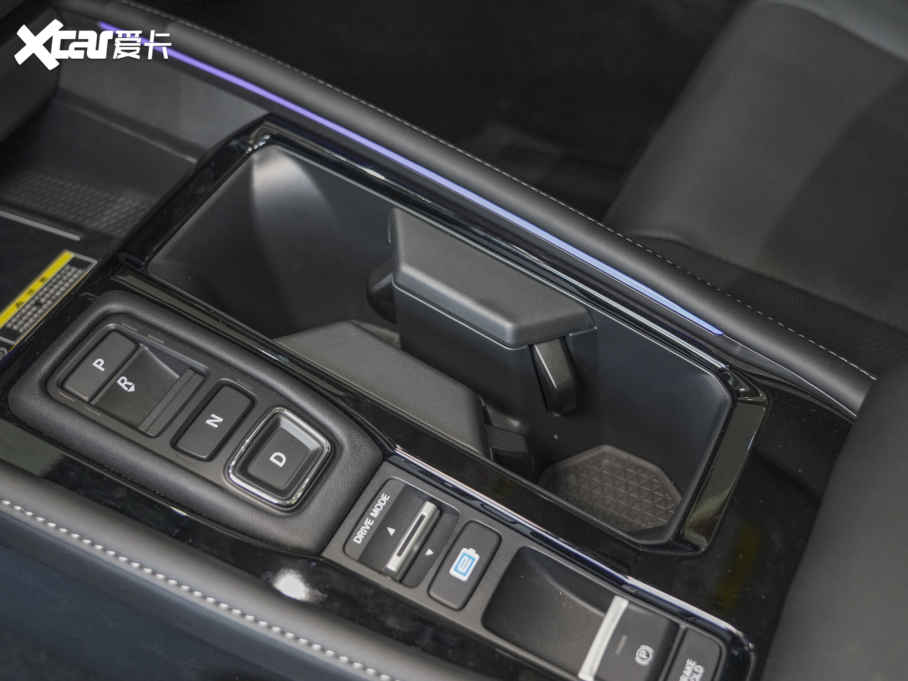 2023wԴ 2.0L e:PHEV F