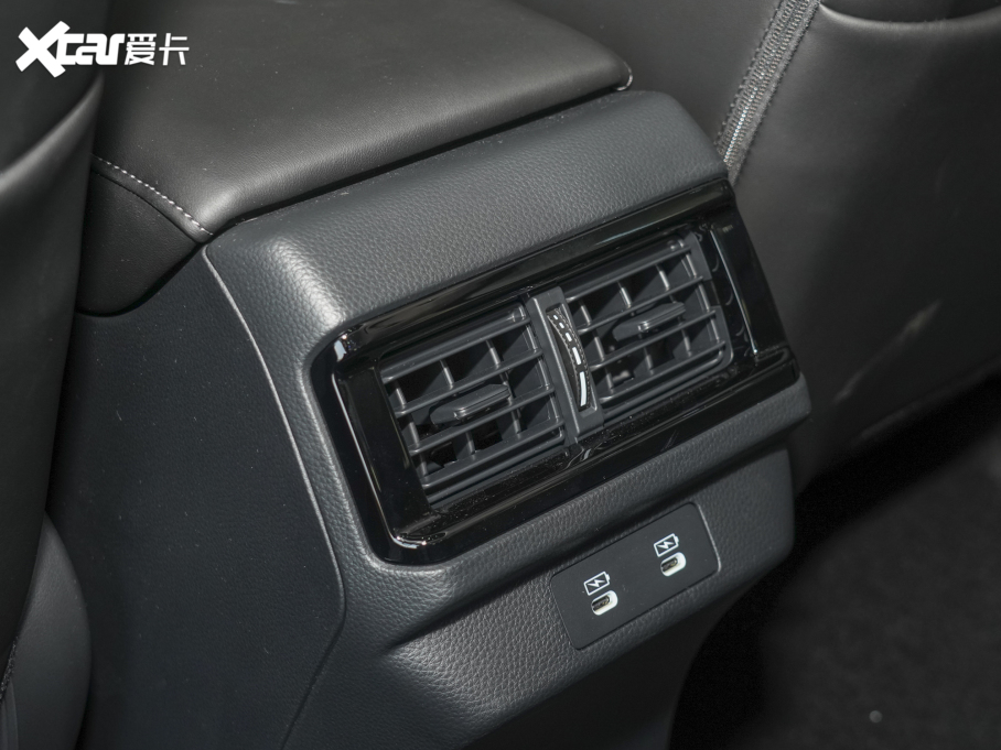 2023wԴ 2.0L e:PHEV F