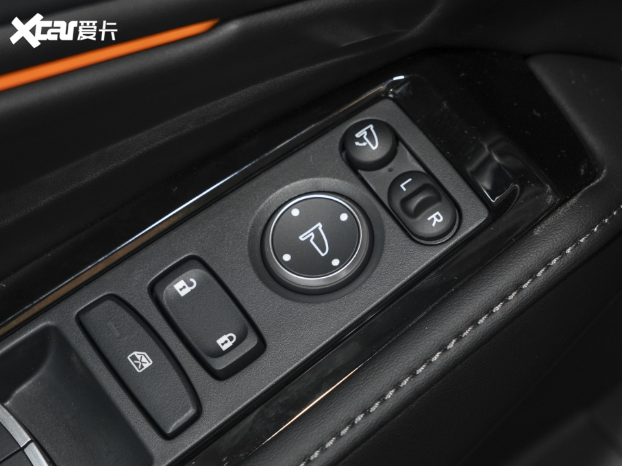 2023wԴ 2.0L e:PHEV F