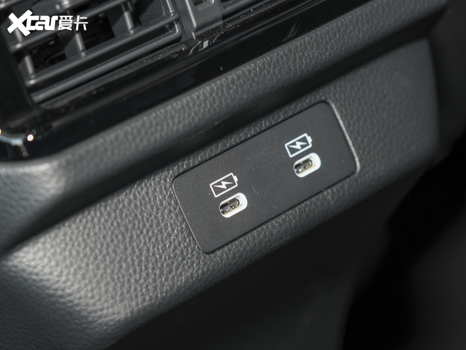 2023wԴ 2.0L e:PHEV F