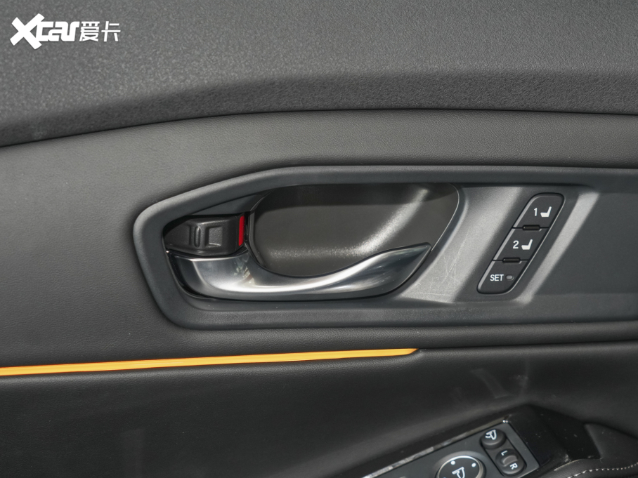 2023wԴ 2.0L e:PHEV F