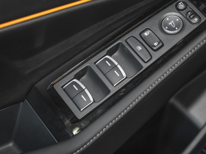 20232.0L e:PHEV F п؅^(q)