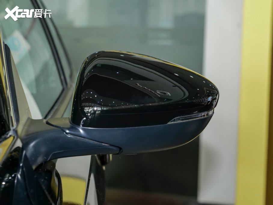 2023�����w 260TURBO ������