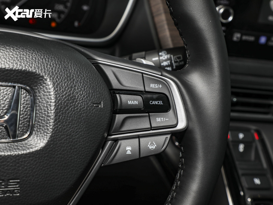 2024Wِ 2.0L e:HEV Jҫ