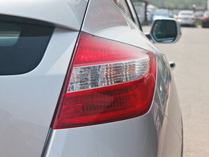 2012款3.5L 自动旗舰版 尾灯