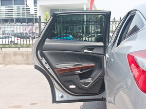 2012款3.5L 自动旗舰版 左后车门