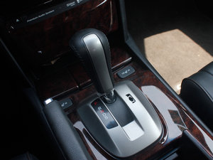 2012款3.5L 自动旗舰版 换挡杆