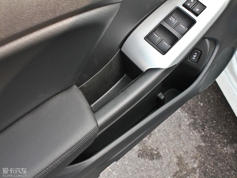 2013?yun)Wِ 2.4L Ԅ(dng)\(yn)(dng)