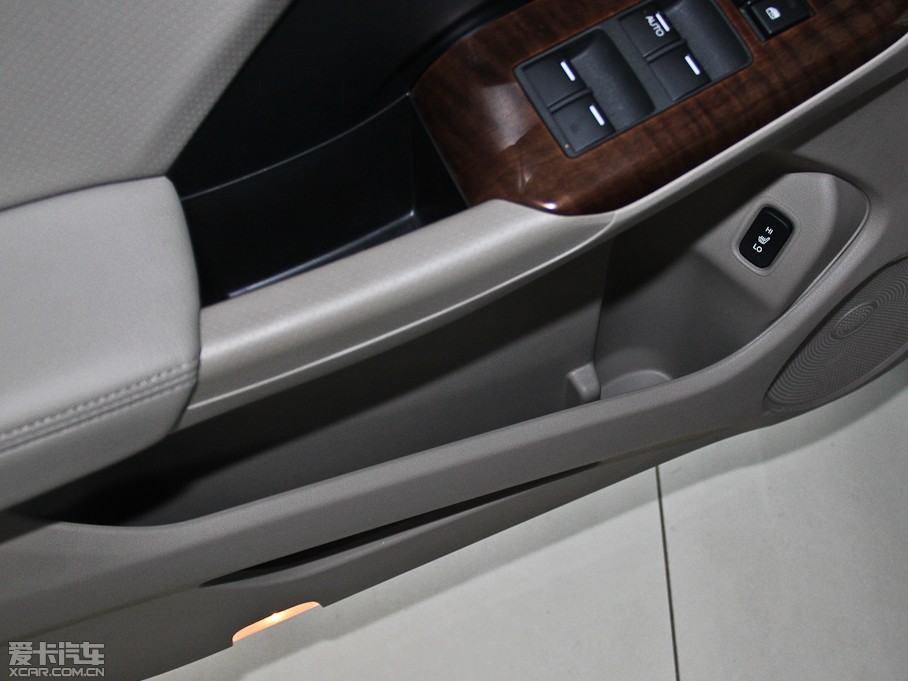 2013?yun)Wِ 2.4L Ԅ(dng)A