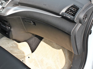 2013款2.4L 自动运动版 空间座椅