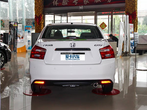2014款1.5L 风尚手动精英版 正后	