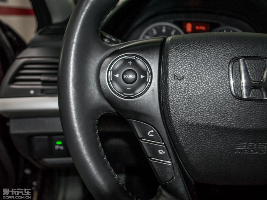 2014���Ԋ�D 3.0L AWD���F��