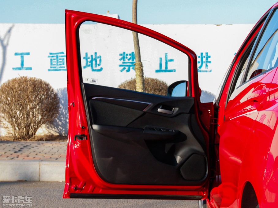 2014w 1.5L CVT SEr(sh)а